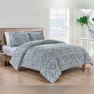 NWT Elegant Blue Paisley 3 Piece Bedding Set